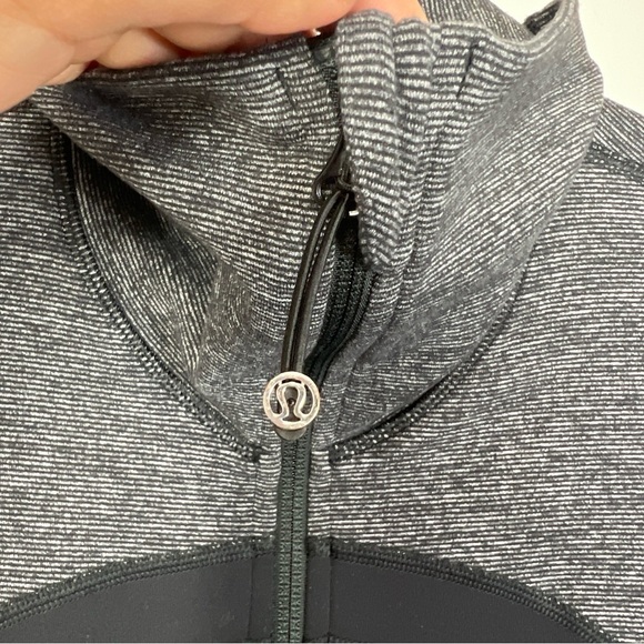 Lululemon In Stride Jacket Black / Wee Stripe Black Heathered Black women 8 - Picture 9 of 15